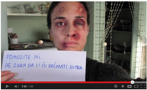 Photo de femme battue en video sur un an