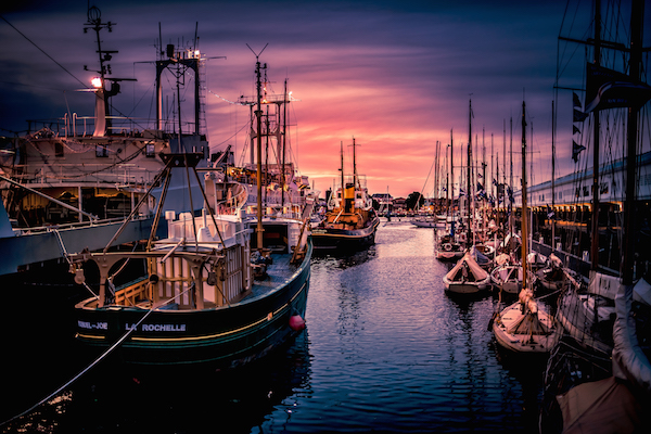 eric-thomas-quand-vient-la-nuit-sur-le-port