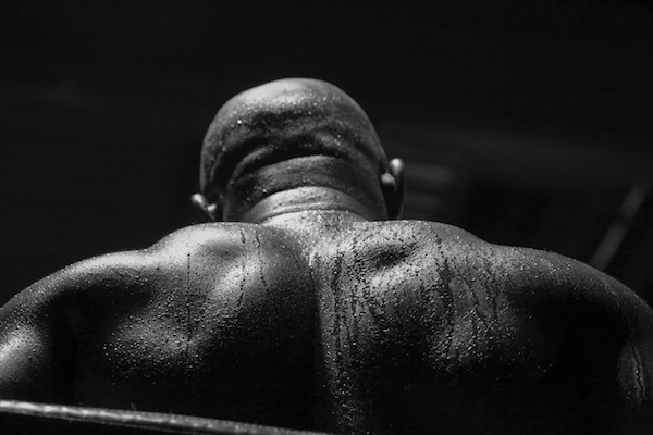 michel-robert-les-epaules-larges