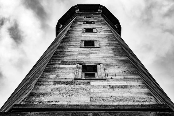 xavier-garreau-au-pied-du-phare-des-baleines